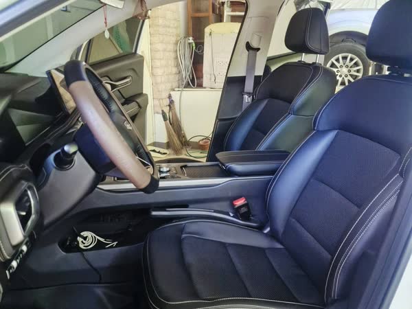 Ford Everest, Toyota Rush and interiors, JMV home service car wash, Davao City