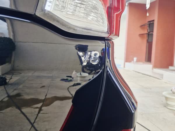 Toyota Land Cruiser and Mazda CX-9, JMV home service car wash, Davao City