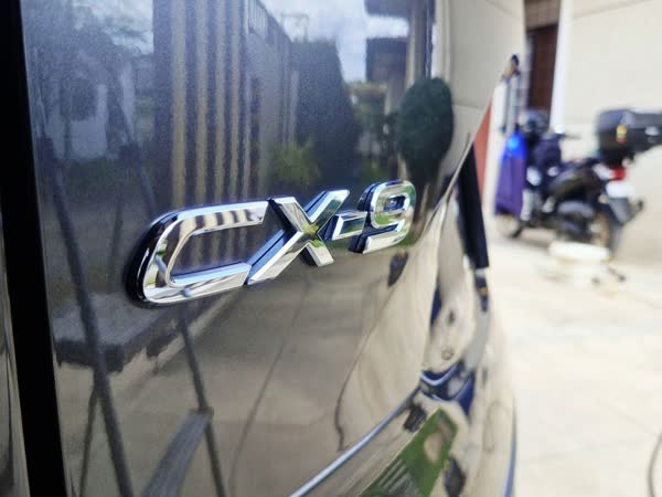 Toyota Land Cruiser and Mazda CX-9, JMV home service car wash, Davao City