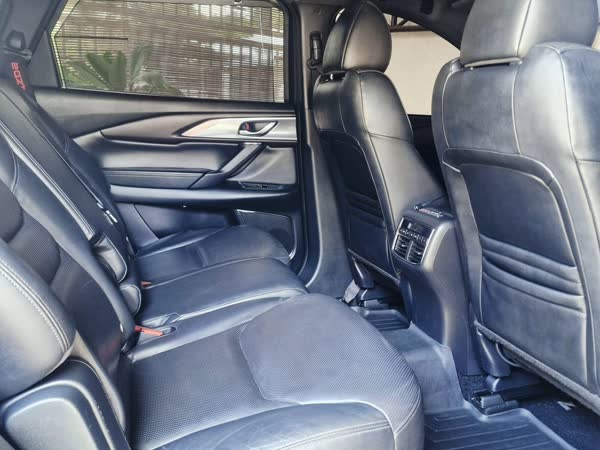 Toyota Land Cruiser and Mazda CX-9, JMV home service car wash, Davao City