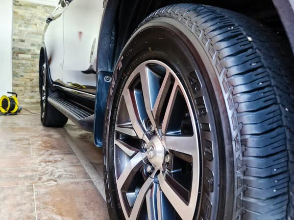 Mitsubishi Strada and Toyota Fortuner, JMV home service car wash, Davao City