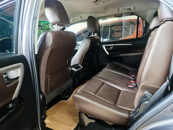 Mitsubishi Strada and Toyota Fortuner, JMV home service car wash, Davao City